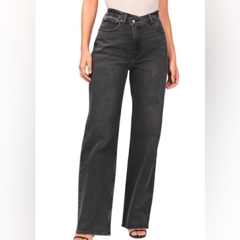 Abercrombie Curve Love 90s Relaxed Jean